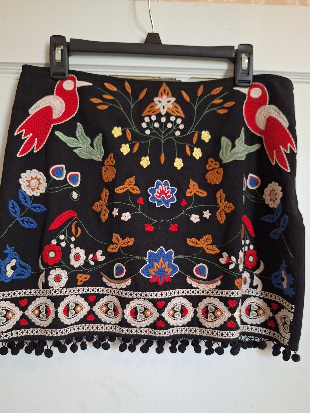 Umgee Embroidered Mini Skirt Folk Art Black Bird Floral Boho Pom Pom Trim Sz L